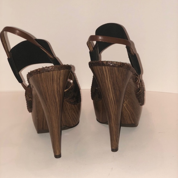 Jessica Simpson SnakePrint Sandal - Picture 4 of 8